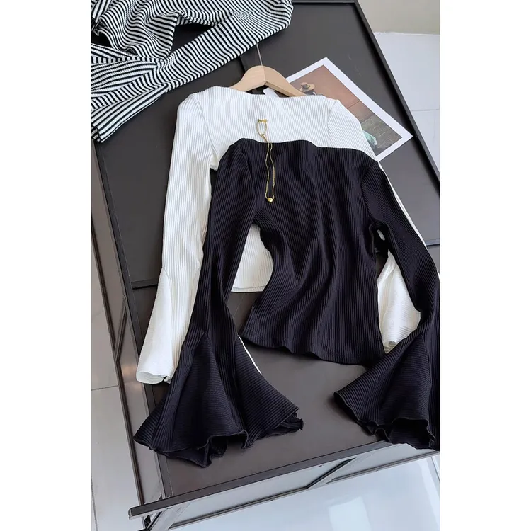 春季螺纹喇叭长袖修身女一字领上衣设计感小众高级感高腰短款T恤