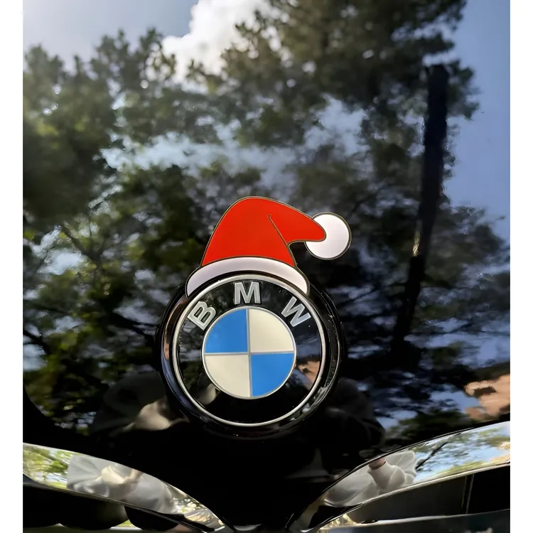 圣诞帽磁吸车贴汽车车贴通用车型圣诞帽节日氛围装饰车标贴摆件