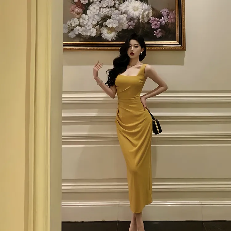 运补6-8r 肯豆法式方领吊带盛夏连衣裙女夏季高级感收腰气质长裙