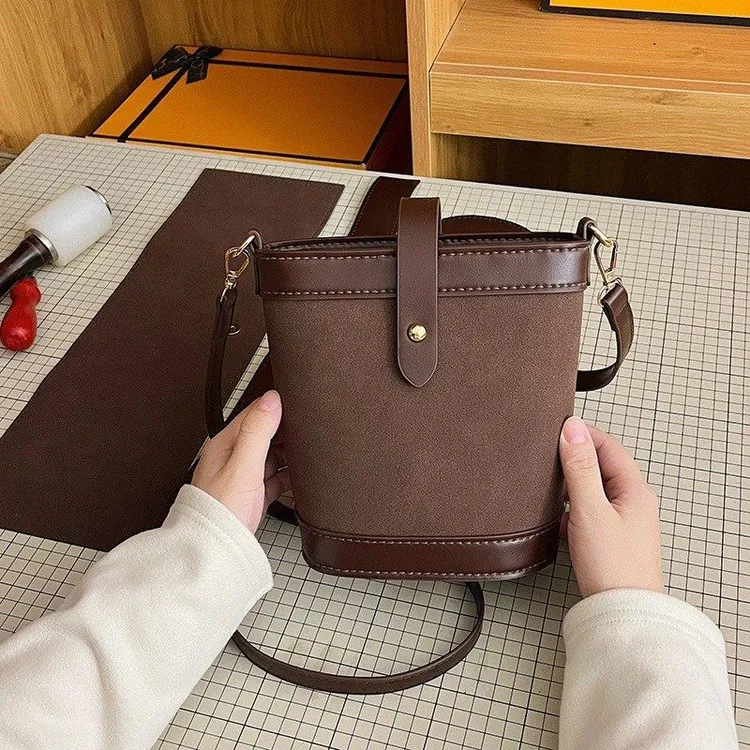 时尚洋气女包DIY单肩复古斜挎女包时尚材料包小水桶包通勤手工包