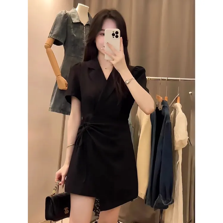法式赫本风v领短袖黑色连衣裙2025新款女夏季收腰显瘦气质a字短裙