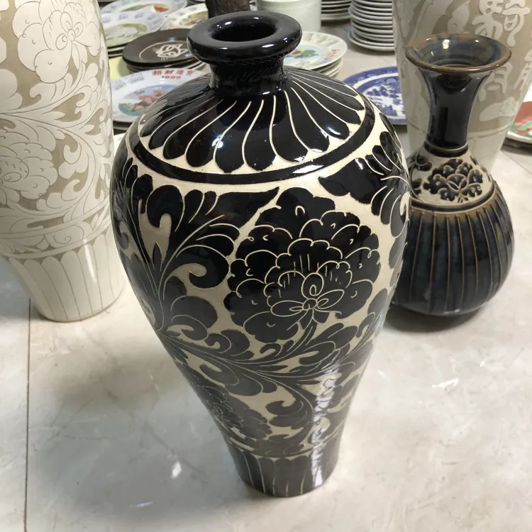 陶瓷品，磁州窑剃刻缠枝牡丹，有微瑕疵，高度约43厘米主人茶具直播