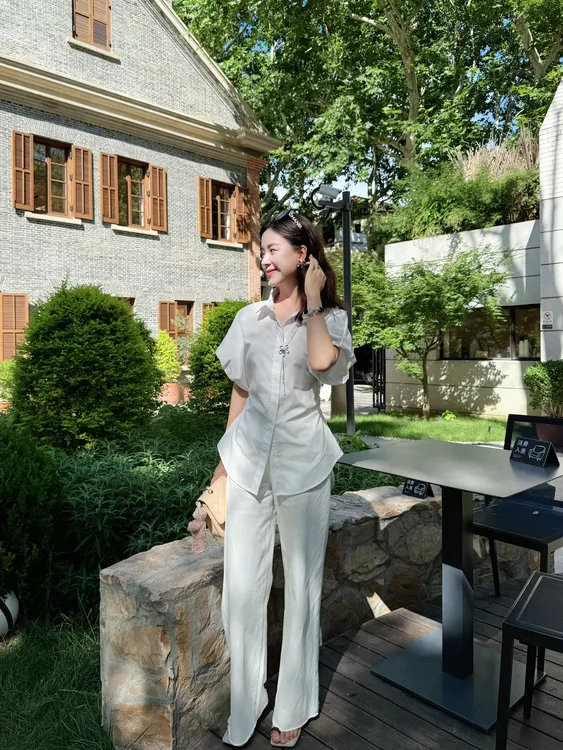 2025夏季新款法式白色衬衫女设计感小众收腰显瘦上衣百搭休闲裤
