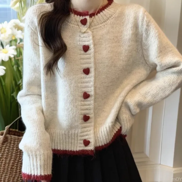 设计感拼色爱心纽扣毛衣女2025秋冬新款软糯法式慵懒风针织开衫