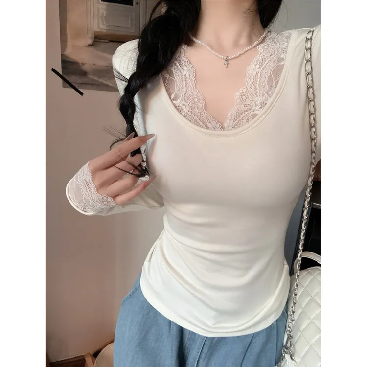 纯欲风蕾丝拼接修身打底T恤秋冬新款带胸垫磨毛保暖性感保暖上衣