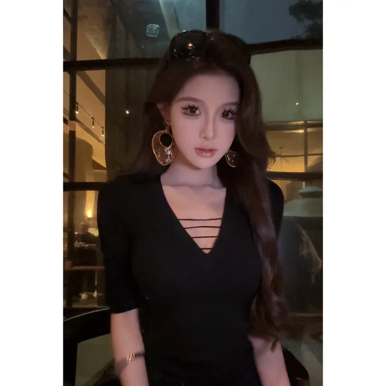 Crainfull 设计感V领拼接细带长袖打底上衣秋冬内搭