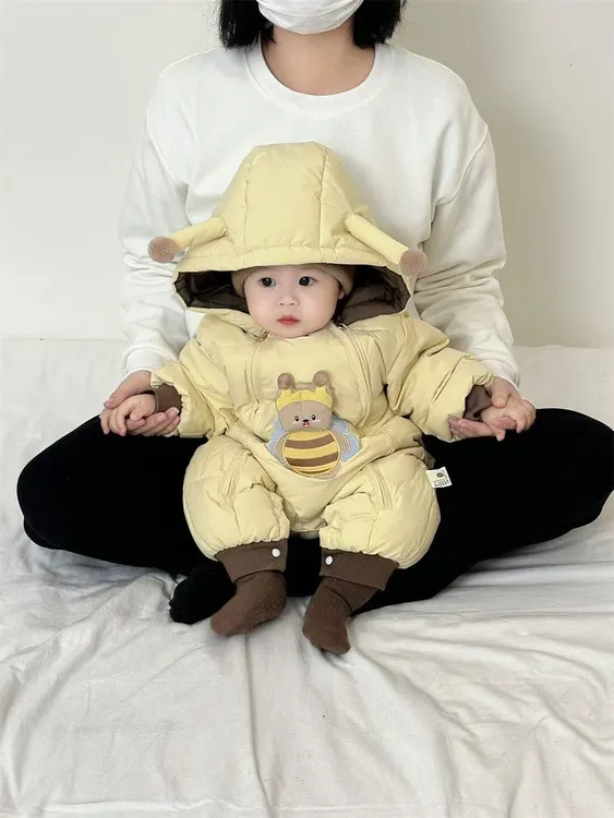 婴儿宝宝保暖外出服新生儿加绒冬季爬服羽 绒棉加厚连体衣冬装潮