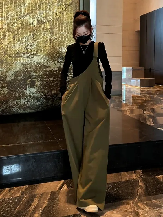 宽松bf慵懒风阔腿裤垂坠感军绿色休闲工装背带裤子女2025早秋新款