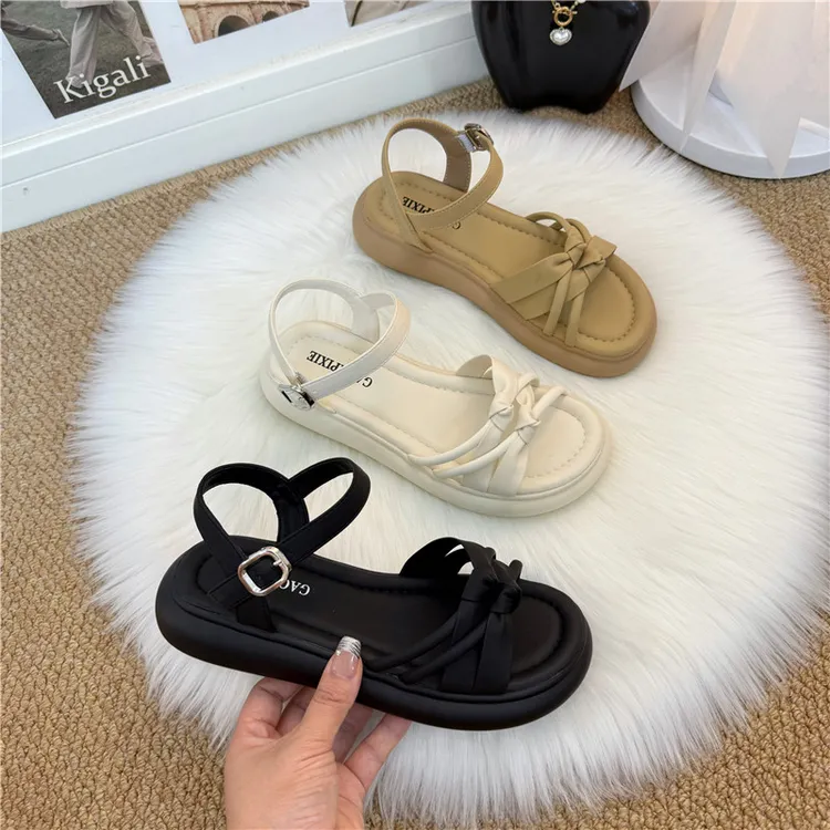 仙女风凉鞋女2025新款夏季休闲平底学生沙滩鞋软底不累脚配裙绝美