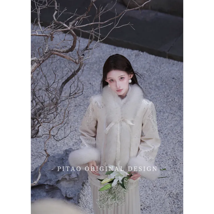 杜屁屁桃PITAO 原创【霜花雪】百搭优雅重工刺绣90白鸭绒羽绒服半裙
