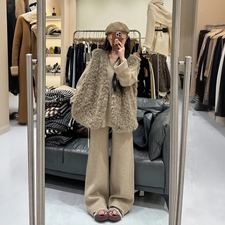 2025冬季新款韩系慵懒小香风马甲外套针织衫休闲裤气质三件套装女