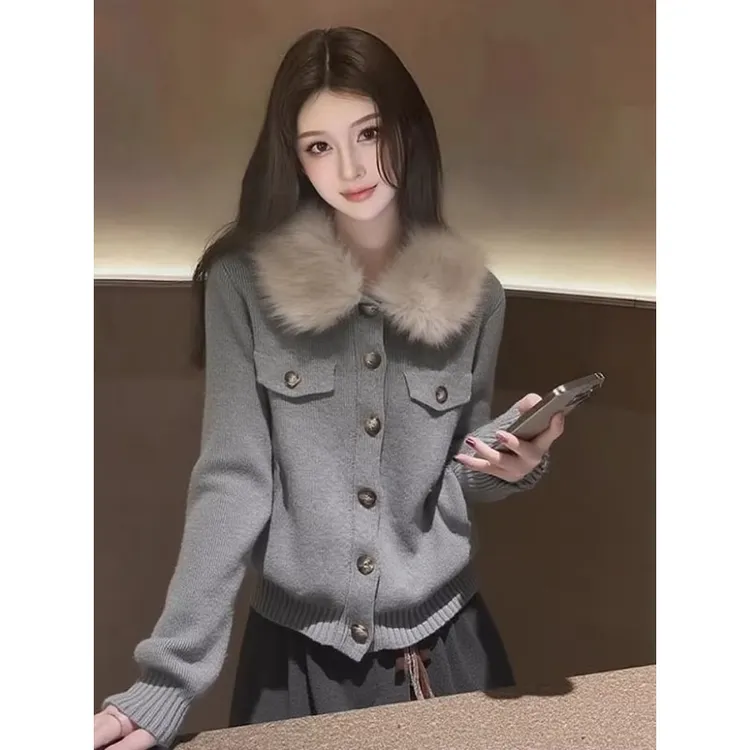 慵懒风灰色毛绒拼接针织上衣女2025新款冬季休闲宽松外搭毛衣外套