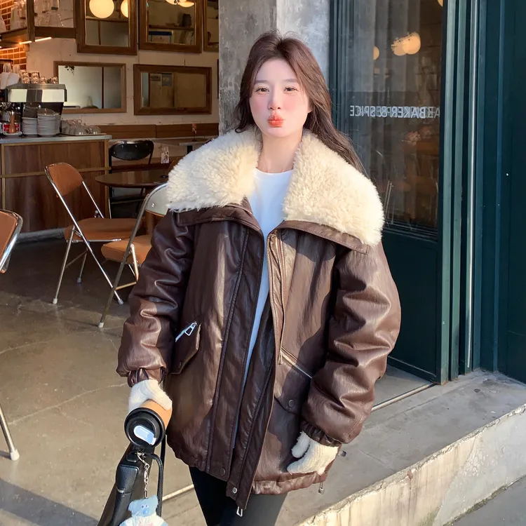 羊羔绒拼接白鸭绒羽绒服女冬季2025新款韩版设计感小个子短款棉服