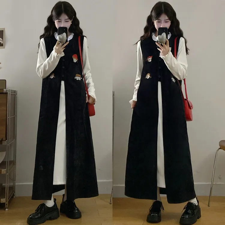 大码胖mm秋冬新款韩版赫本风刺绣背心裙遮肚显瘦马甲两件套装女
