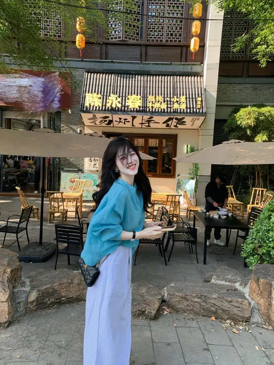 2025夏季新款韩系温柔风穿搭高级感蓝色衬衫上衣搭配休闲裤两件套