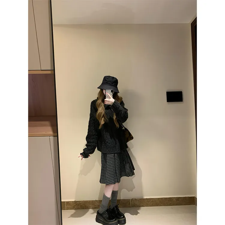慵懒风套装宽松麻花针织毛衣外套女冬季复古格子百褶百搭半身裙