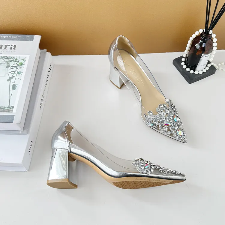 百搭水钻尖头高跟鞋女中跟2025年新款优雅配旗袍礼服透明粗跟单鞋