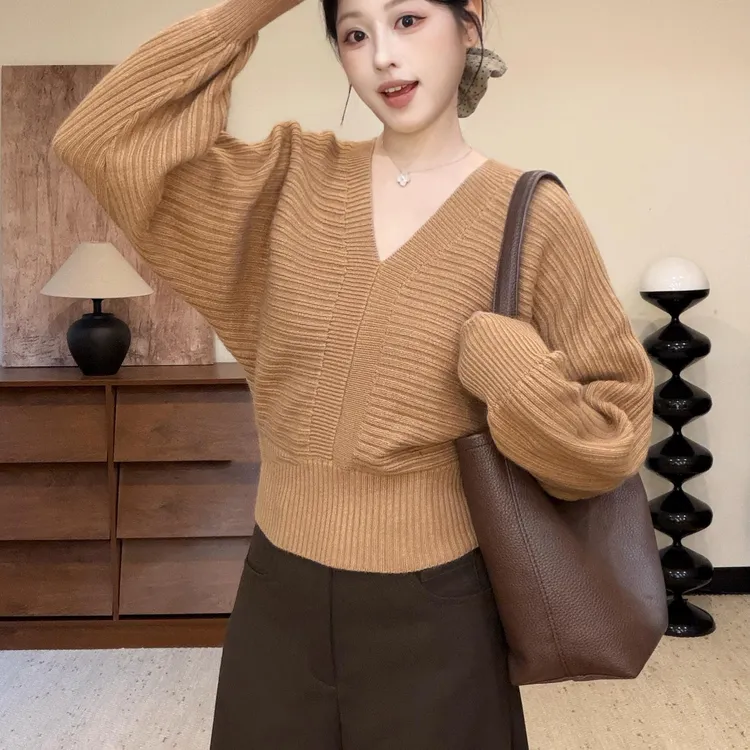 2025秋冬新款软糯掐腰短慵懒风V领长袖套头高腰针织衫加厚网红