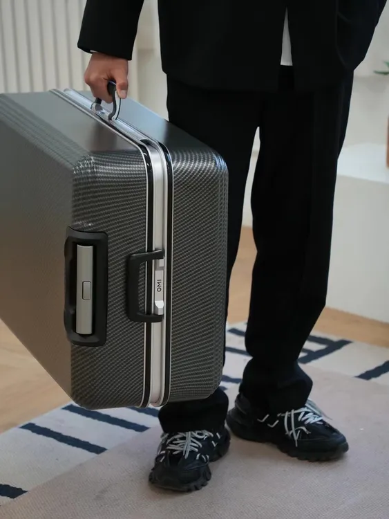 正品欧米OMI男女德国PC拉杆箱26寸 24寸旅行箱免托运20寸行李箱