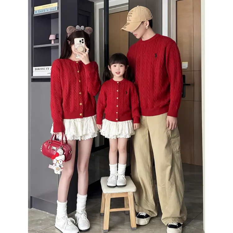 红色喜庆亲子装毛衣2025秋冬新款一家三口四口针织开衫母女全家装
