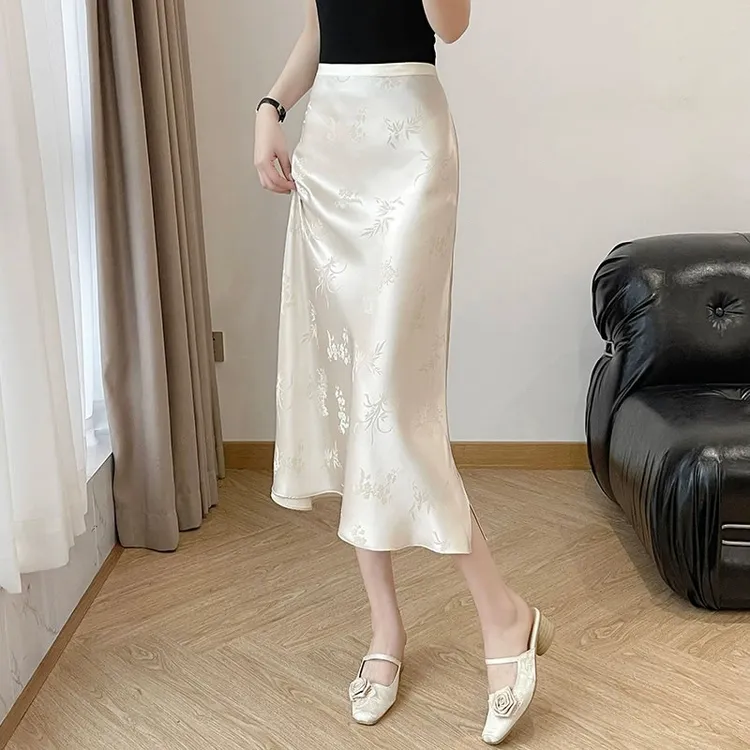 2025包臀裙小个子亮面醋酸缎面杏色提花高腰显瘦A字中长款半身裙