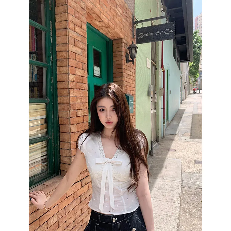 现货 白色短袖衬衫女2025夏季设计感镂空蕾丝衬衣修身短款v领上衣