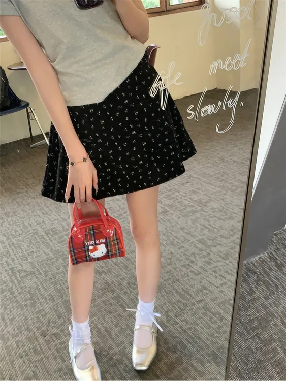 早秋新款小个子黑色碎花短裙女高腰显瘦A字半身裙印花包臀裙裤裙