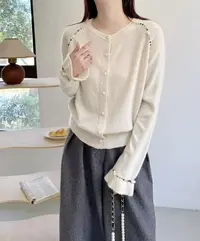 张金家百搭气质减龄休闲秋款上衣钉珠羊毛衫