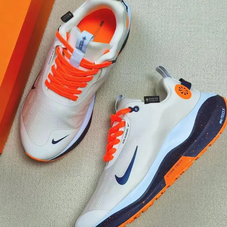 Nike/耐克 缓震泡棉低帮舒适时尚休闲跑步鞋 男女同款 FB2204-002