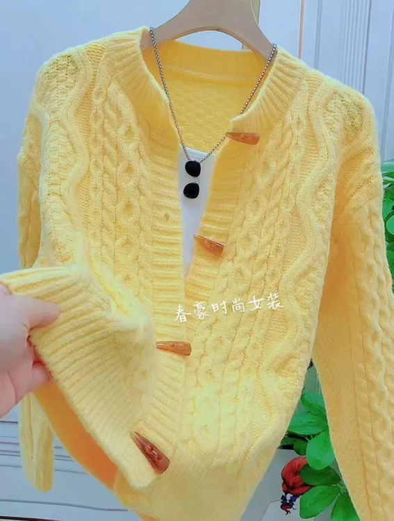 早秋慵懒麻花牛角扣毛衣开衫秋冬新款圆领宽松甜美时尚针织外套