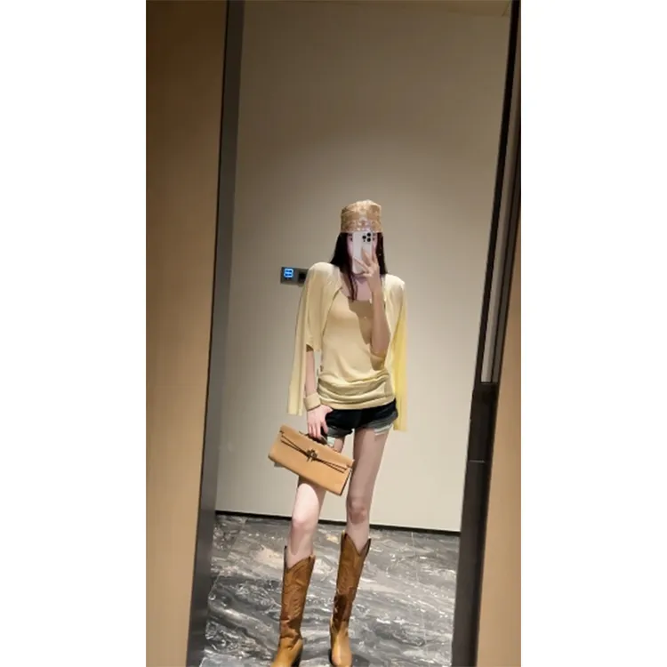 2025春季新款韩系甜美风轻薄长袖针织开衫配吊带背心配牛仔短裤