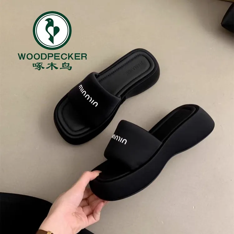 啄木鸟厚底增高凉拖鞋女夏外穿2025新款配裙子一字拖休闲沙滩凉鞋