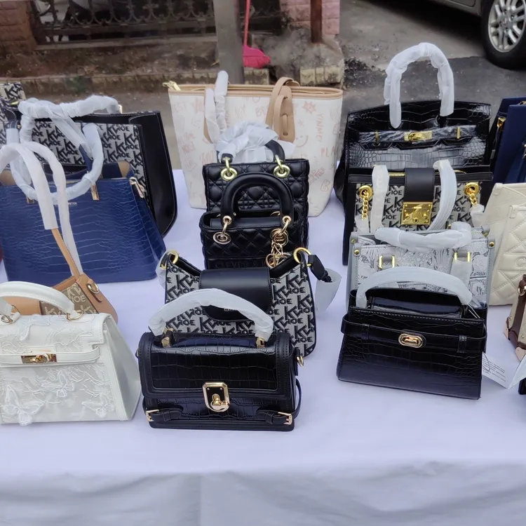 盒子包小香风单肩包漆皮小方包轻奢百搭潮流刺绣/绣花镶嵌