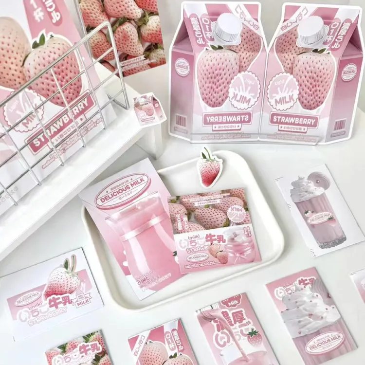 白草莓牛奶 独家覆膜卡片贴纸出卡打包材料折页卡头食物文创纸包