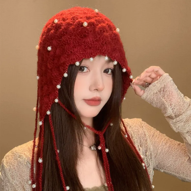 氛围感新年红手工钩织针织流苏针织帽女冬季保暖护耳绑系包头帽