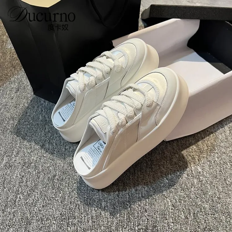 包头半拖小白女外穿2025夏季新款一脚蹬透气薄款高级感小白鞋百搭