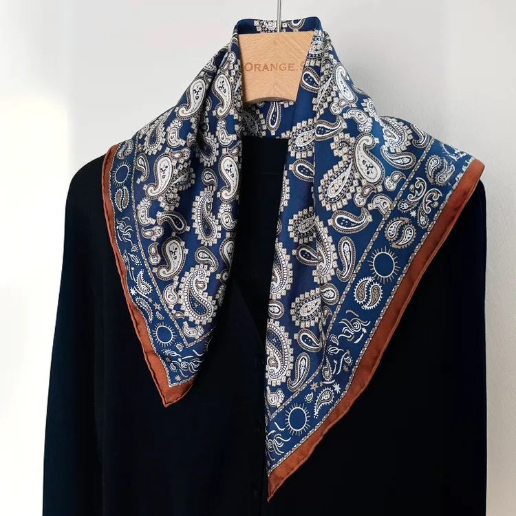 巾有所属《阿美咔叽》复古率性丝毛双面异色真丝羊毛时尚气质丝巾