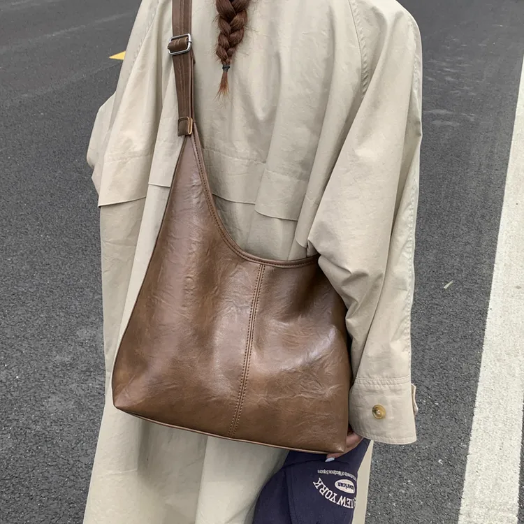 韩版时尚百搭大容量通勤斜挎包ins秋冬复古慵懒风小众托特包包女