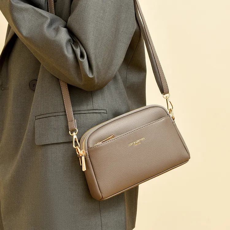 热销女包高级感小方包2025新款春夏通勤斜挎包手机包大容量单肩包