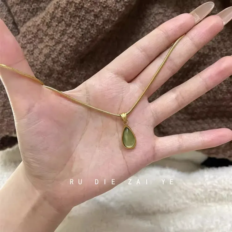 钛钢项链  不掉色！vintage法式复古蓝绿水滴项链高级感钛钢锁骨链