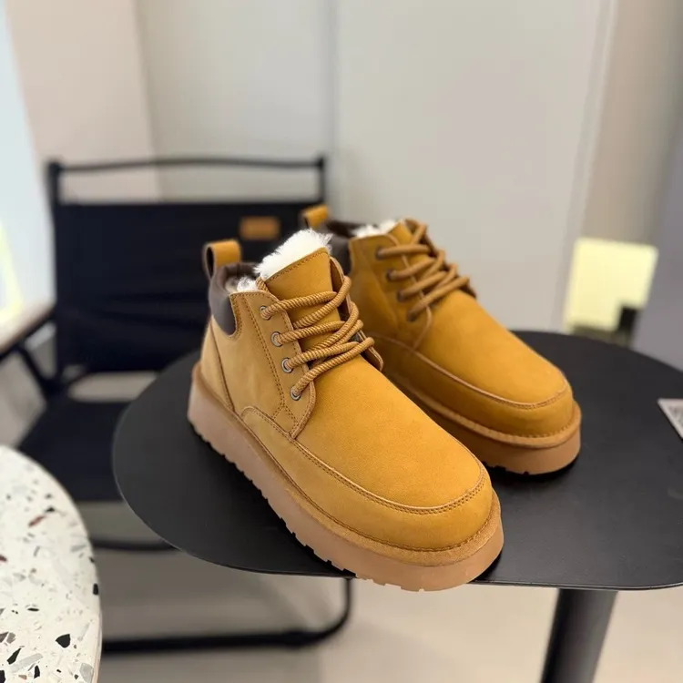 2025冬季翻毛女雪地靴户外徒步登山大黄靴工装靴系带防滑厚底女靴
