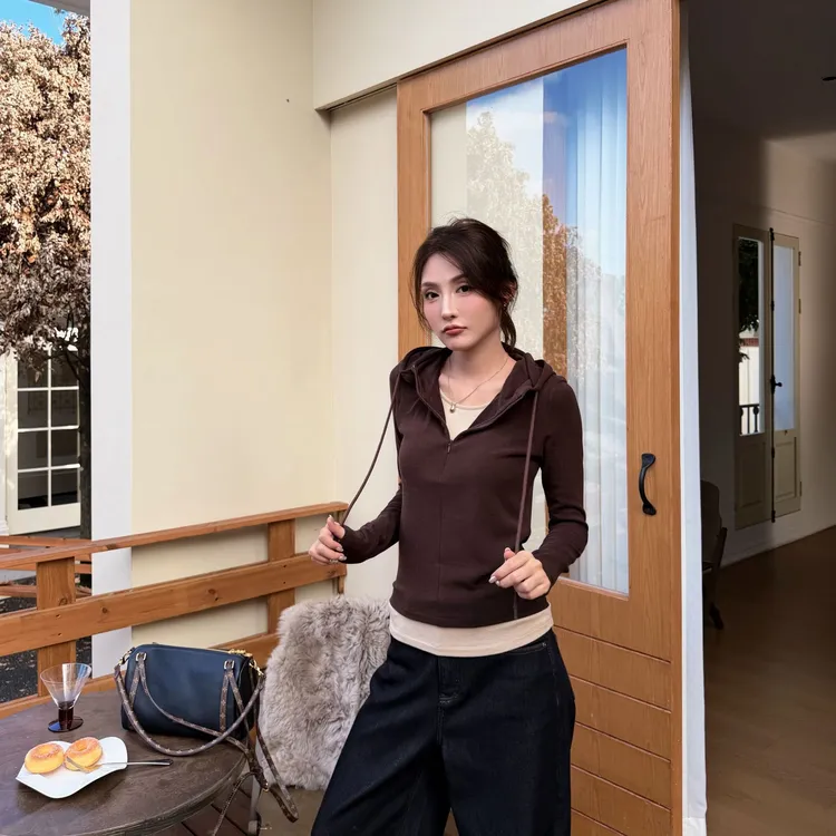 Moprobably李予诺 【高克重260g】假两件拼接针织连帽上衣L5449001