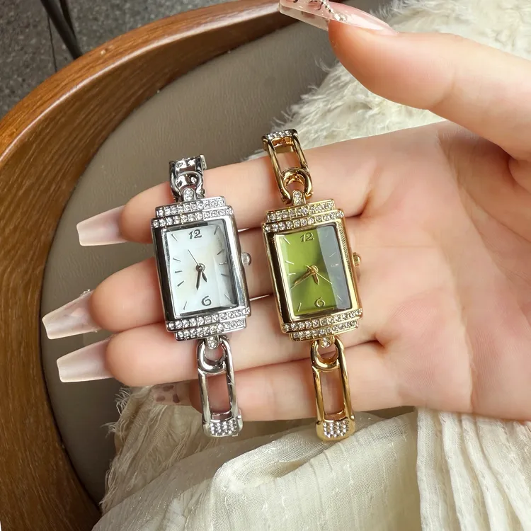 时尚新款钢带女表方形手表小香风金色简约镶钻直播热卖女士腕表