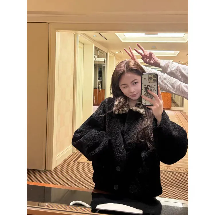 【豹豹猫猫】撞色翻领环保羊羔毛外套上衣女秋冬23507#