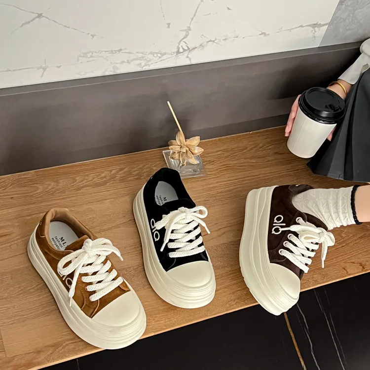 超火厚底增高帆布鞋女百搭小白鞋2025春季新款爆款小众休闲运动鞋