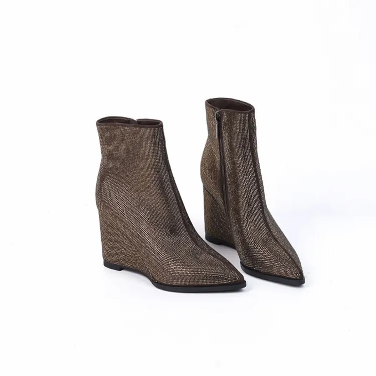 满钻星空坡跟尖头短靴轻奢女人味高跟短筒靴时装靴洋气女鞋侧拉链