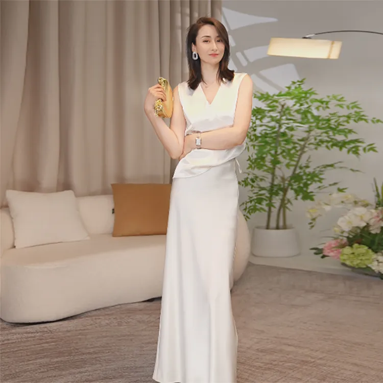 鎏金醋酸老钱风轻奢高腰垂感半身裙高级气质感通勤凉感开叉洋气