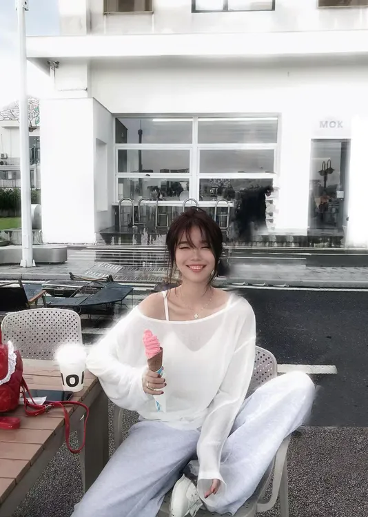 尹千金J【未名白巧】松弛感宽松韩版慵懒ins减龄长袖女上衣S257360