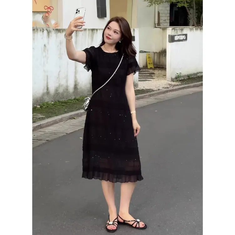 法式黑色拼接连衣裙女收腰显瘦夏季新款设计感小众时尚亮片小黑裙