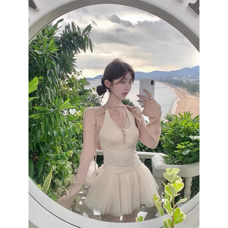 杏仁烤奶 绑带坎肩开衫女拼接花边挂脖吊带上衣 短款半身裙三件套